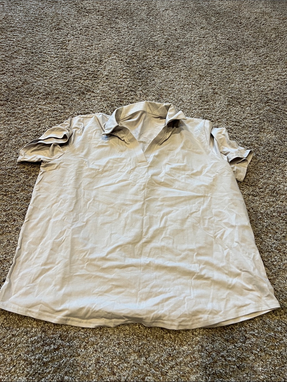 Woman’s Grey Vneck with collar